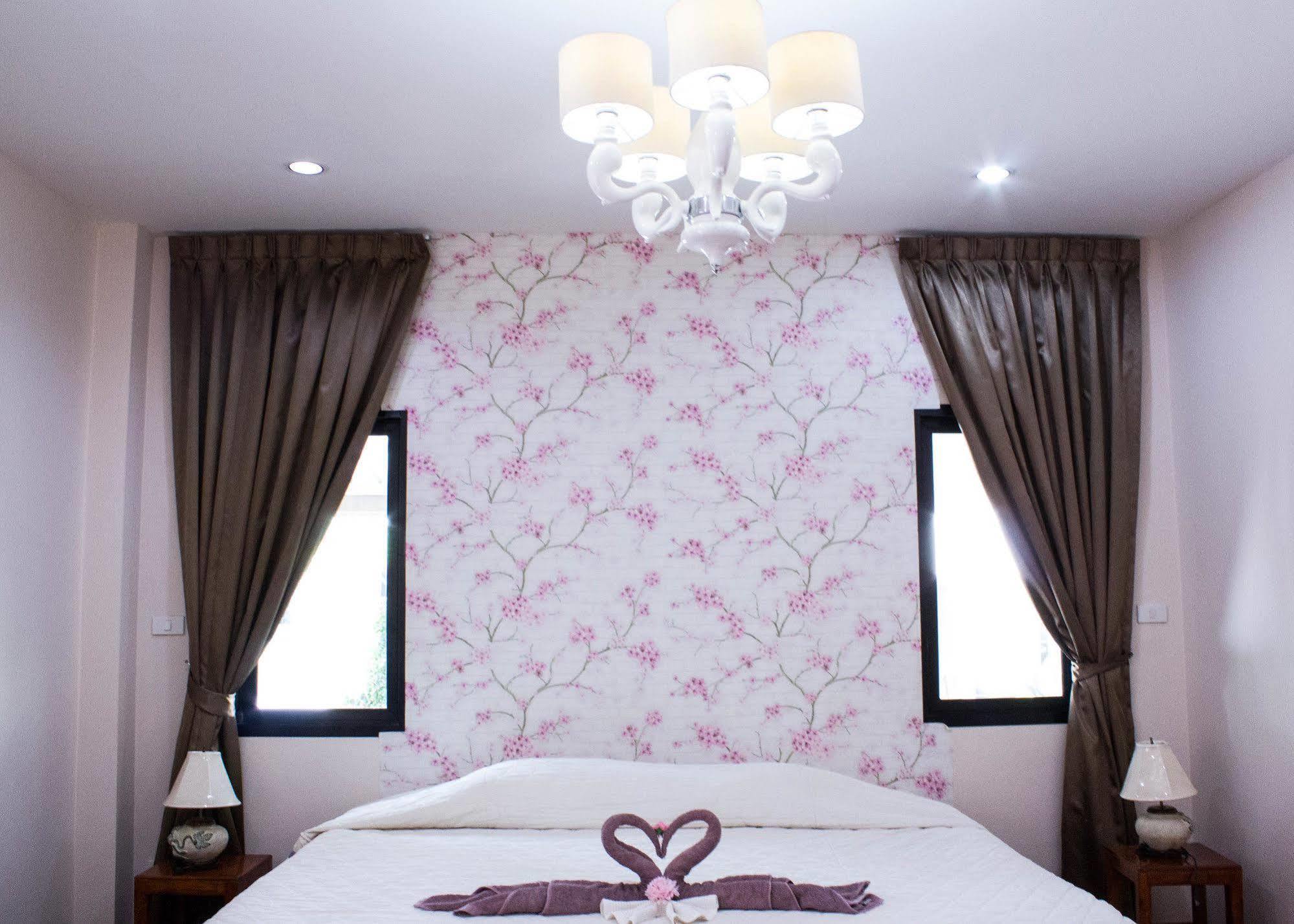 Yenjit Resort Chachoengsao Exteriör bild