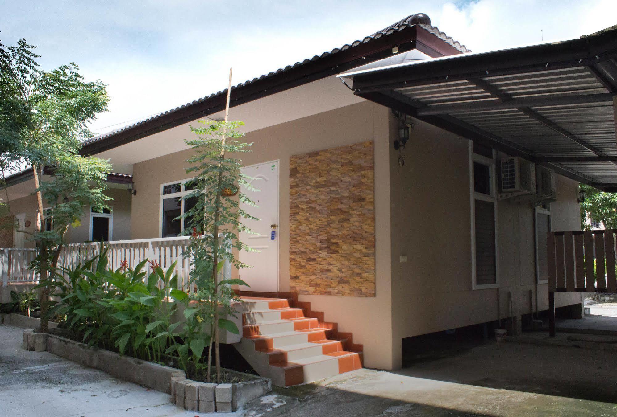Yenjit Resort Chachoengsao Exteriör bild