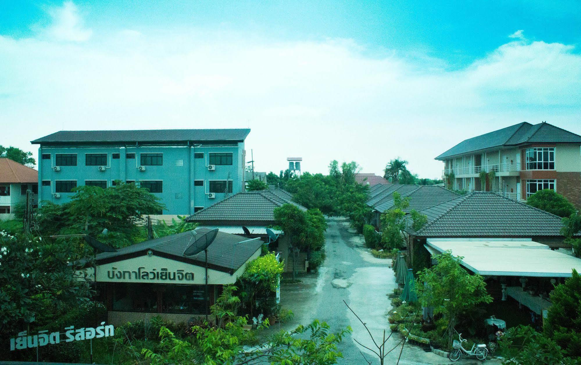Yenjit Resort Chachoengsao Exteriör bild